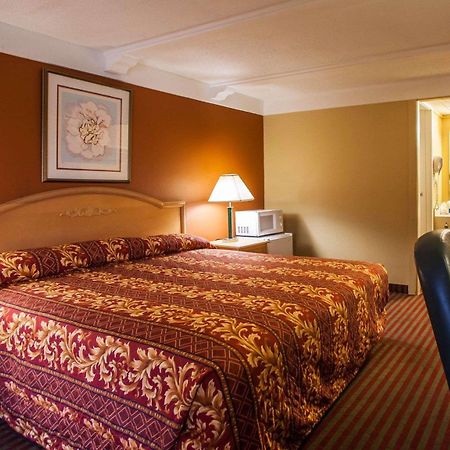 Relax Inn Saint Charles Luaran gambar